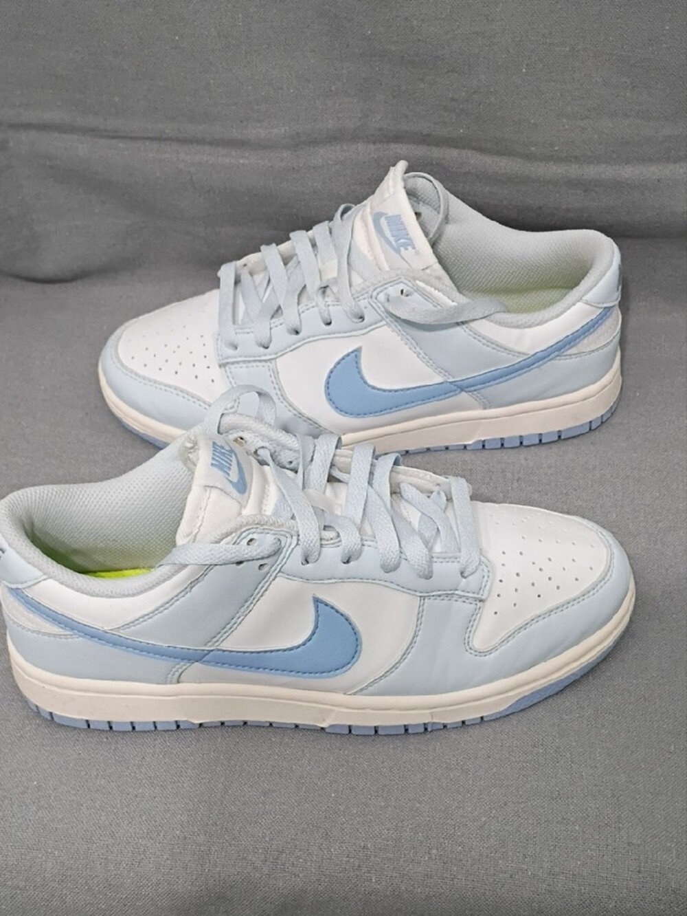 Nike Women's Dunks Low-Top Sneakers - Light Blue & White Size 8 - Picture 4 of 13